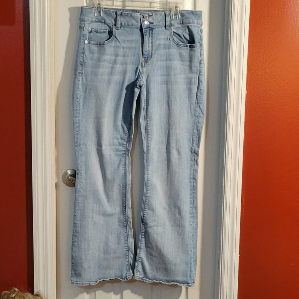 AEO Artist Flare Jeans - Light Wash - 14 P or 14 Short